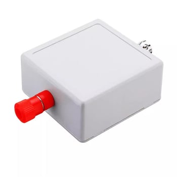 Φορητή κεραία βραχέων κυμάτων με μακρύ καλώδιο (Κέρδος 10 dB; Εύρος συχνοτήτων 100 kHz–50 MHz; Αντίσταση εξόδου 50 Ω; Μέγιστη ισχύς 5 W; Λειτουργική τάση 5 V)