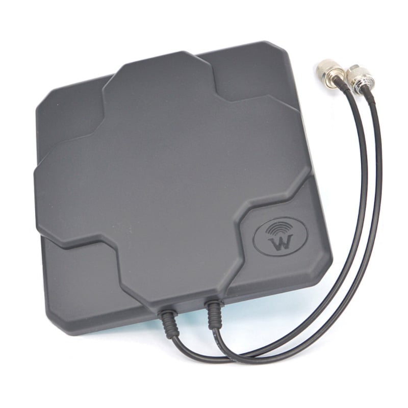 Външна 4G LTE плоска антена с високо усилване 18 dB, насочена базова станция за дълги разстояния