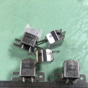 Magnetna glava za snimač DYN62, DC otpor 240 Ω, potpuno nova, original kvalitete za visokokvalitetno snimanje.