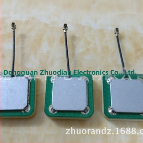 GPS anténa pre automobilovú navigáciu TV - satelitné určovanie polohy, GPS navigačný modul anténa | Značka: RZ, Model: Many, Hmotnosť: 0.28