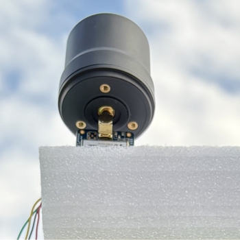 Vanjska UAV GNSS antena, četiri sustava, puna frekvencija, spiralna antena s četiri kraka, model B4QB2GGGB