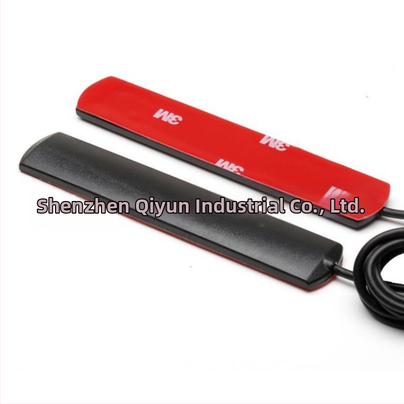 GPS automobilių navigacijos antena – išorinė patch antena, 4G/3G/GSM/2G dažniai