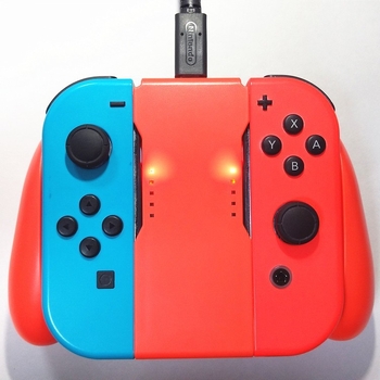 Joy-Con grip za punjenje Nintendo Switch s Type-C sučeljem, kabelska veza, ABS materijal