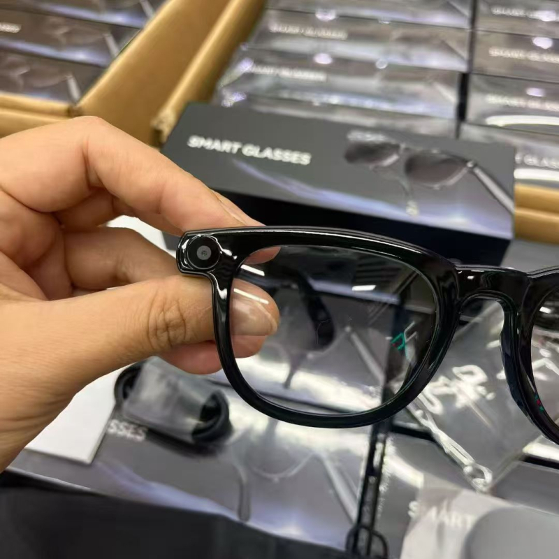 Ochelari inteligenți cu traducere AI, cameră 8MP și înregistrare 1200p, 16GB memorie internă, apeluri Bluetooth, lentile duale (traducere AI; cameră 8MP + 1200p; 16GB memorie; apeluri Bluetooth; lentile duale)