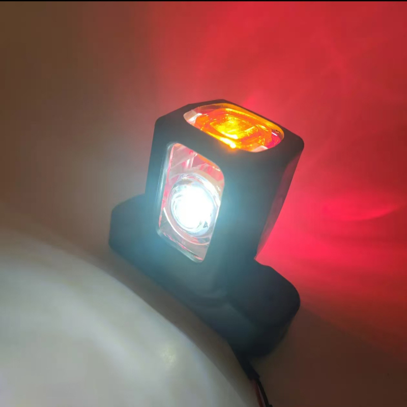 LED utánfutó deréklámpa — ABS+PC, 12–24V, 2000–4000K, élettartam 10000 óra, kompatibilis teherautókkal, utánfutókkal, kisbuszokkal és autókkal