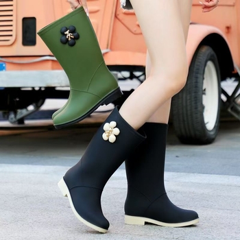 Sieviešu lietus zābaki ar augstu augšdaļu, PVC, ziedu raksts, slip-on, zems papēdis 1-3 cm