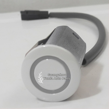 Parkošanas radaru palīgsistēma — Hetw zīmols, modelis PZ362-00208, produkta kods PZ362-00208-A00, licencētas privātās preces: Jā; saderīgs ar Toyota Camry un Lexus Camry