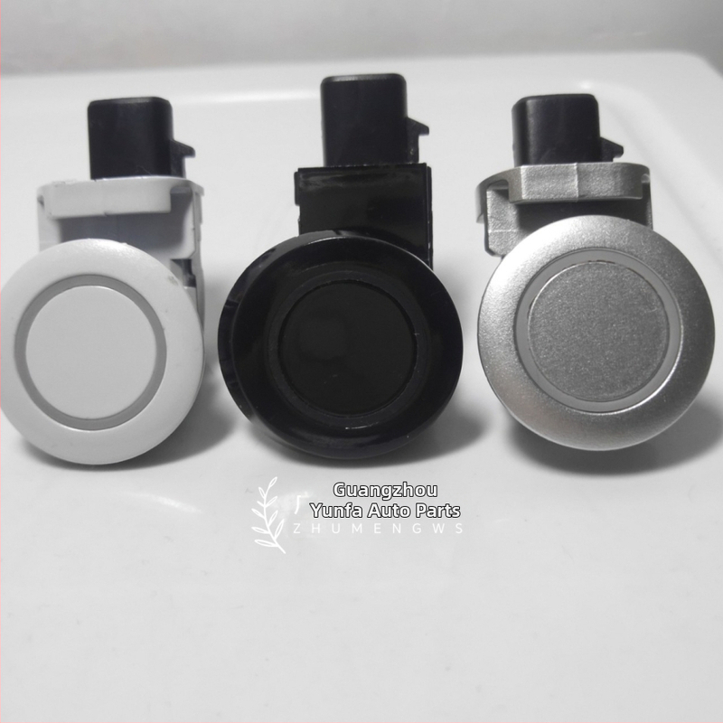 Parkošanas radaru palīgsistēma — Hetw zīmols, modelis PZ362-00208, produkta kods PZ362-00208-A00, licencētas privātās preces: Jā; saderīgs ar Toyota Camry un Lexus Camry