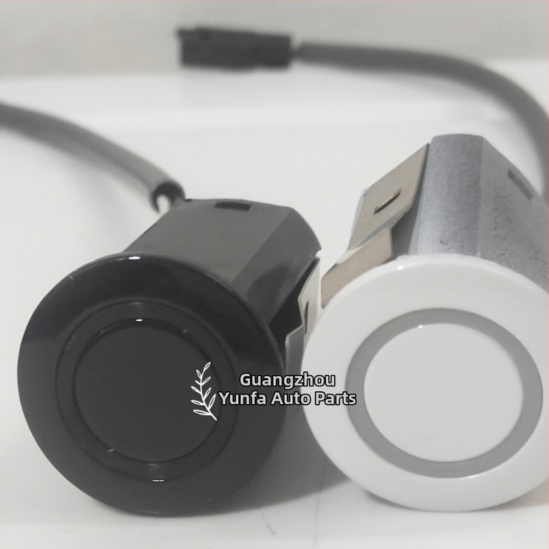 Parkošanas radaru palīgsistēma — Hetw zīmols, modelis PZ362-00208, produkta kods PZ362-00208-A00, licencētas privātās preces: Jā; saderīgs ar Toyota Camry un Lexus Camry