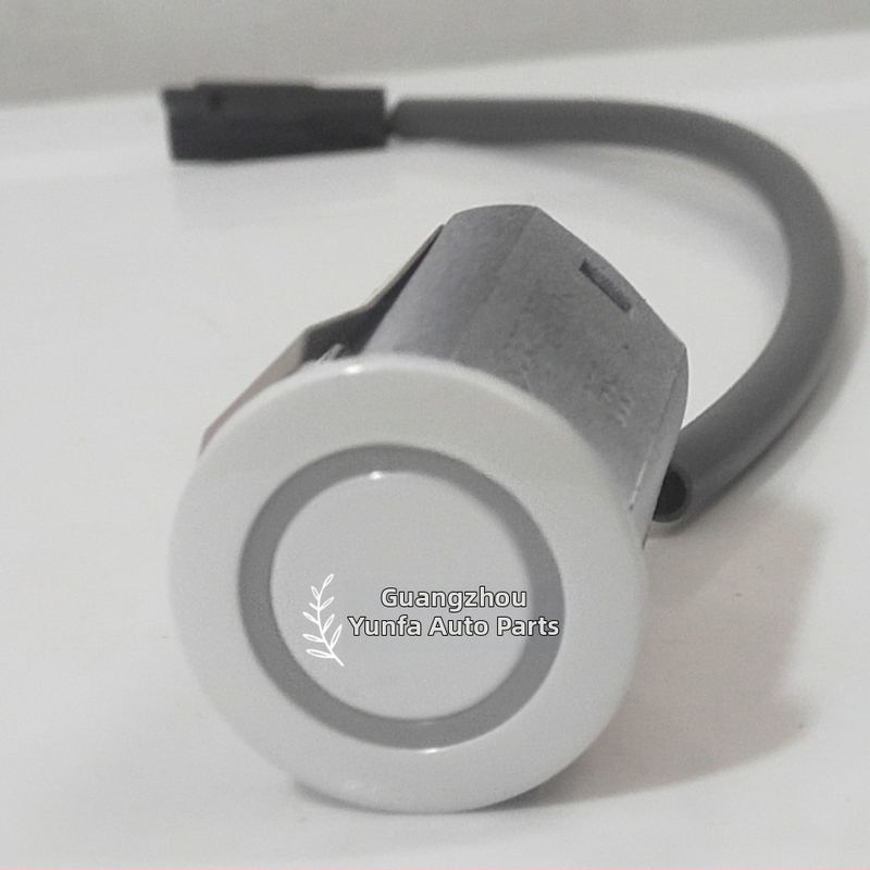 Parkošanas radaru palīgsistēma — Hetw zīmols, modelis PZ362-00208, produkta kods PZ362-00208-A00, licencētas privātās preces: Jā; saderīgs ar Toyota Camry un Lexus Camry