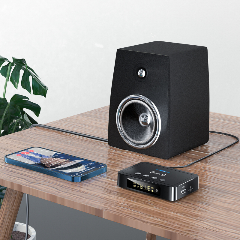 NFC Bluetooth 5.0 prijemnik-emitator FM troje-u-jednom adapter s LED zaslonom (Model M6 · Plug‑and‑Play · Brzina prijenosa 100 · Doseg 10)