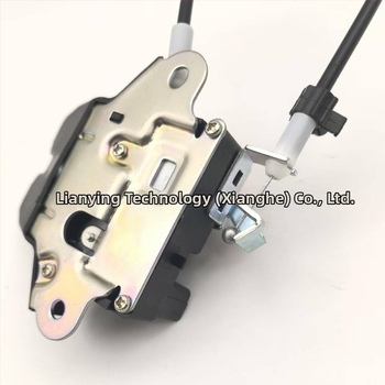 81230-3Q000 Centrālais bagāžas nodalījuma slēdzis Hyundai Sonata 2011-2014 (8. paaudze) – Plastmasa, 291 g