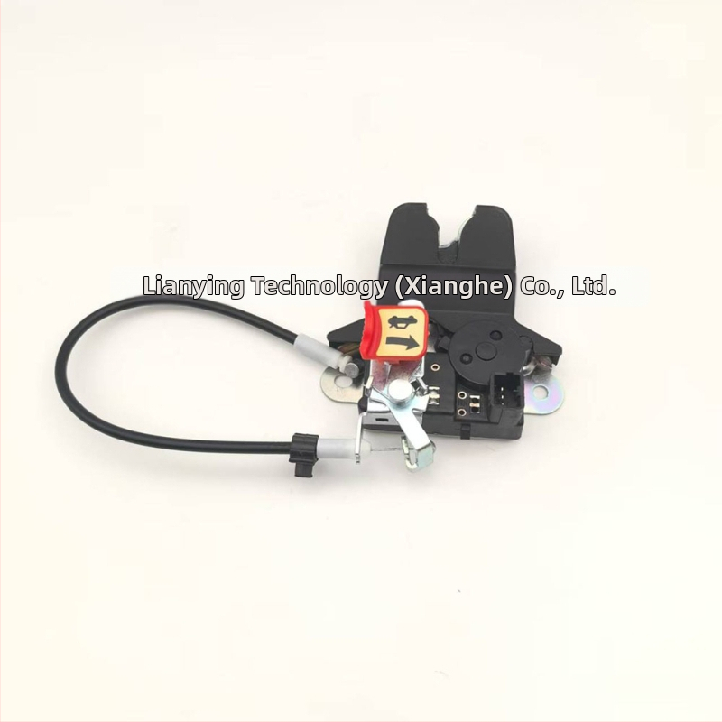 81230-3Q000 Centrālais bagāžas nodalījuma slēdzis Hyundai Sonata 2011-2014 (8. paaudze) – Plastmasa, 291 g