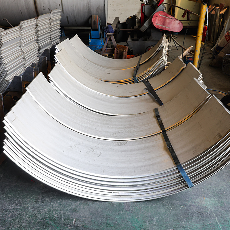 304 nerūsējošā tērauda karstā valcēta plāksne, elastīga, virsma 2B, apstrāde lāzera griešana un locīšana