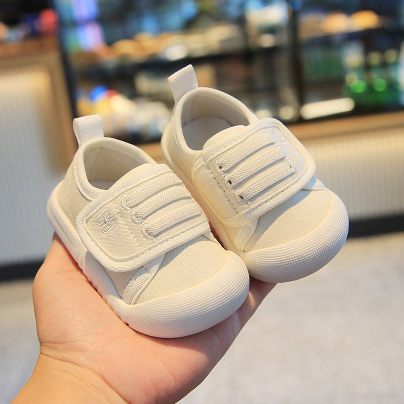 Textil gyerekcipő Velcro-zárással - alacsony felső rész, gumitalp, légáteresztő, csúszásmentes