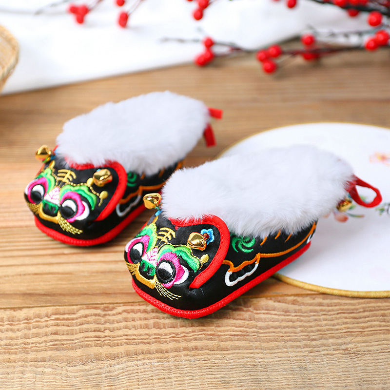 Ghete bebe cu cap de tigru, partea superioară din țesătură de bumbac, talpă din pânză, iarnă, stil retro