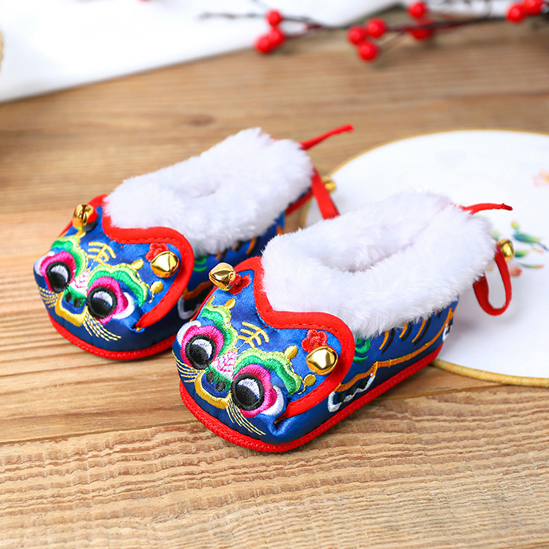 Ghete bebe cu cap de tigru, partea superioară din țesătură de bumbac, talpă din pânză, iarnă, stil retro