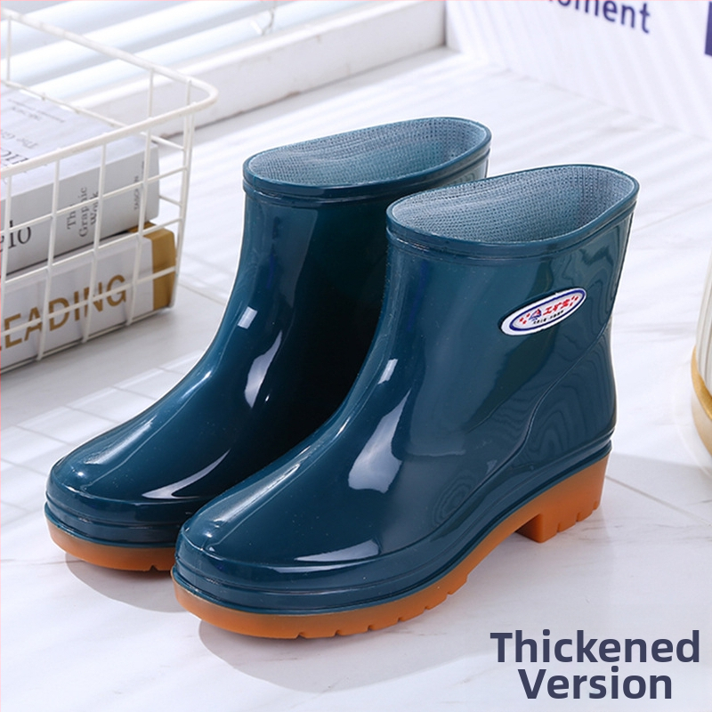 Sievietēm PVC lietus zābaki, zemā garuma zābaki, zems papēdis 1–3 cm, vienkrāsainas, visu sezonu