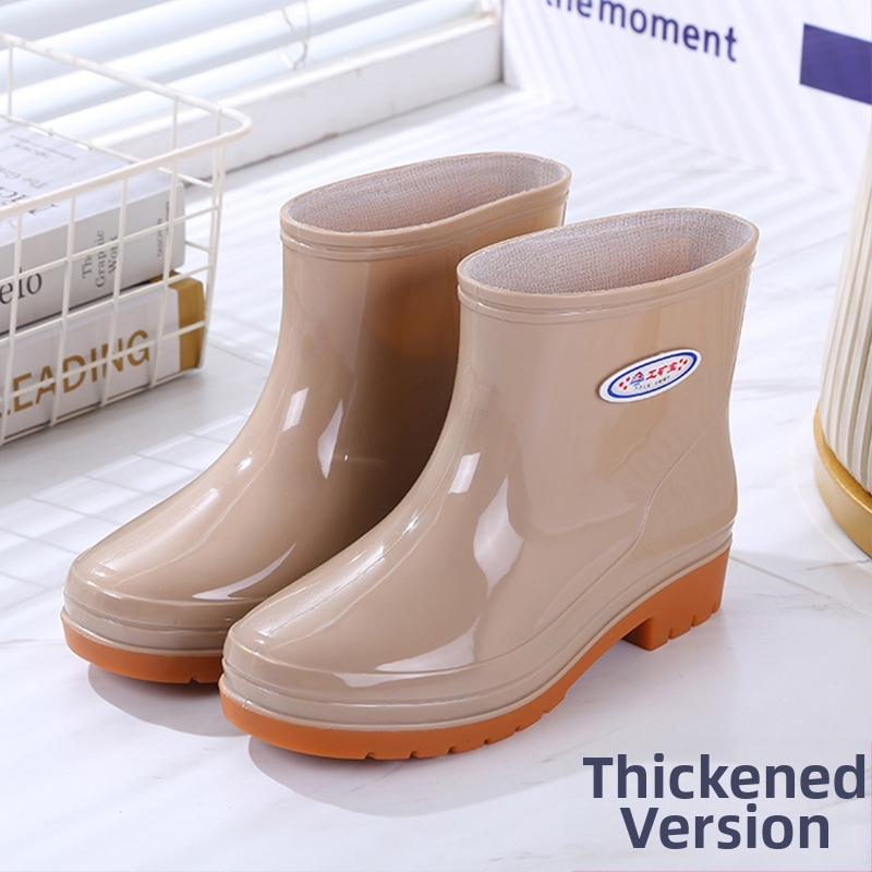 Sievietēm PVC lietus zābaki, zemā garuma zābaki, zems papēdis 1–3 cm, vienkrāsainas, visu sezonu