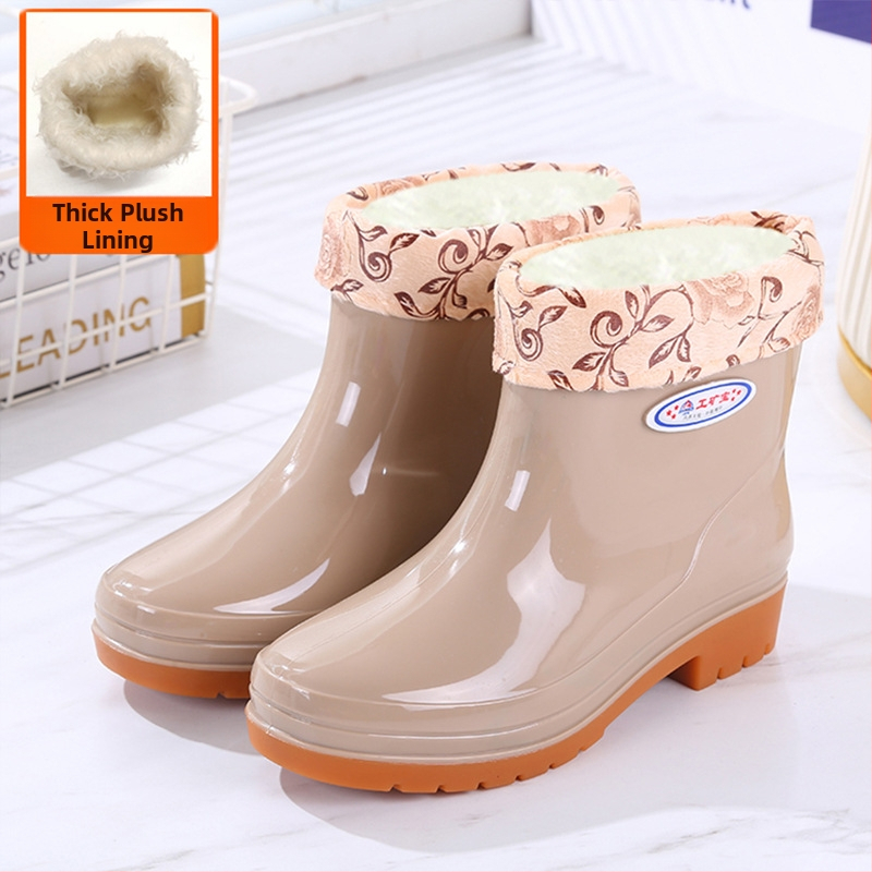 Sievietēm PVC lietus zābaki, zemā garuma zābaki, zems papēdis 1–3 cm, vienkrāsainas, visu sezonu