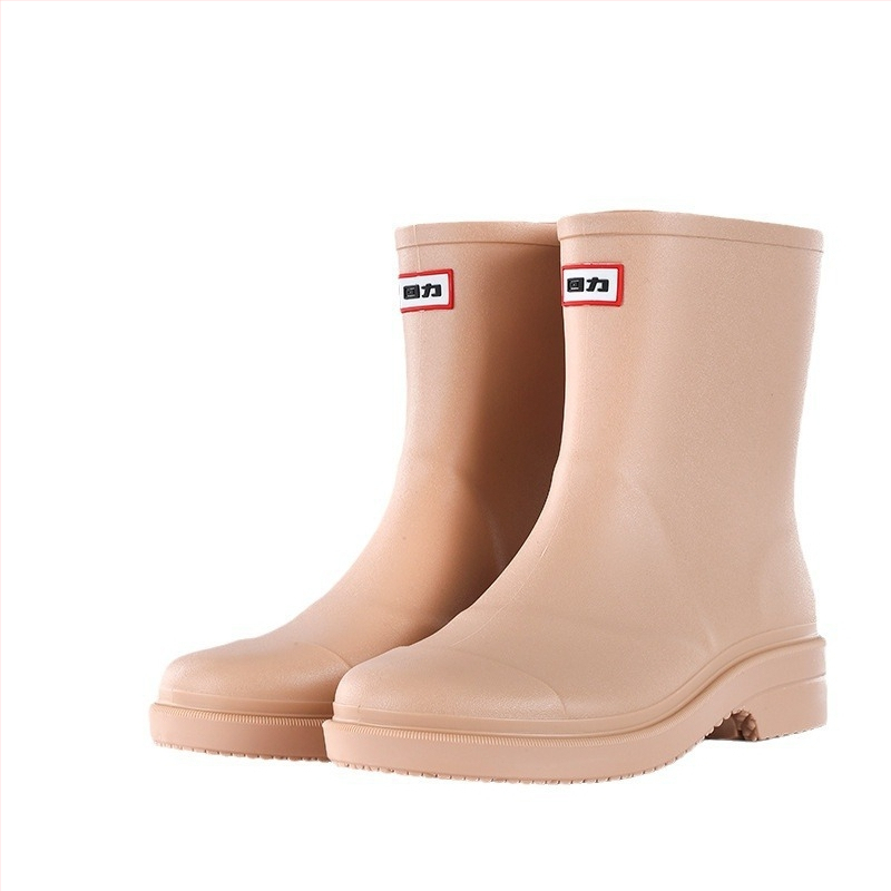 Sieviešu lietus zābaki, ūdensdroši un pretslīdējoši, plastmasas augšdaļa, vidēja garuma zābaki, zemais papēdis 1–3 cm, piemēroti visu gadu