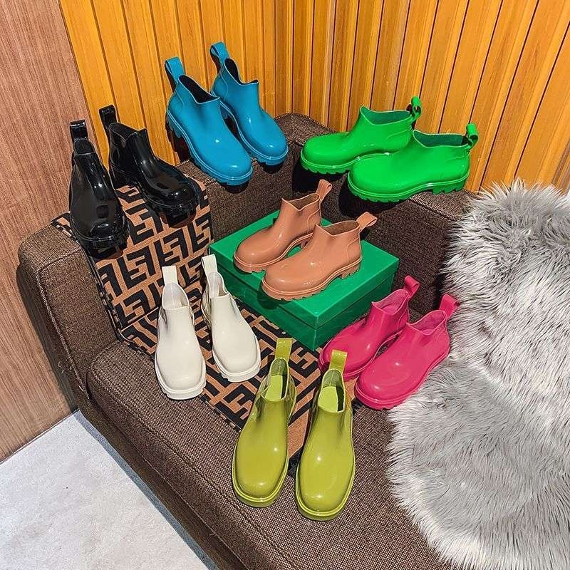 Unisex lietus zābaki virs ceļgala no PVC – bieza zole, ūdensizturīgi un pretslīdes rudens–ziemas sezonai