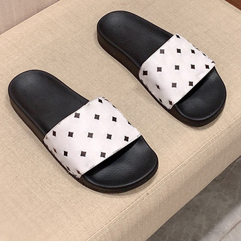 Papuci cu model de litere, partea superioară și talpa din cauciuc, respirabile, ușoare, cu deget deschis