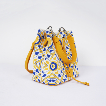 Geantă bucket croită manual pentru femei, închidere cu șnur, material din fir, curea pe umăr, pentru deplasări de afaceri