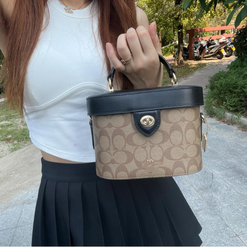 Box bag cu capac, formă cilindrică, piele naturală, căptușeală poliester, primăvara 2025