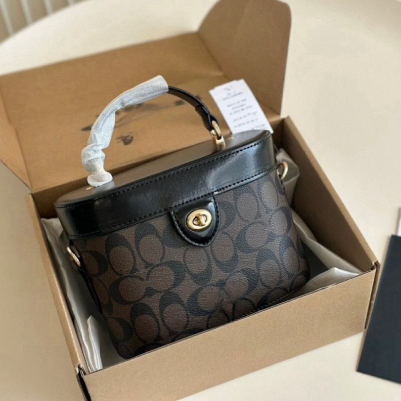 Box bag cu capac, formă cilindrică, piele naturală, căptușeală poliester, primăvara 2025