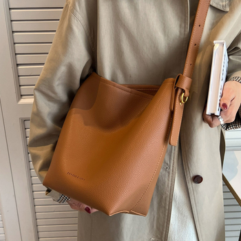 Geantă tip găleată în stil urban simplu, material PU, formă găleată, căptușeală din piele sintetică, închidere magnetică