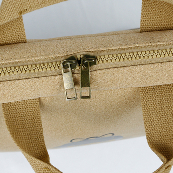 Korkból készült laptop táska levehető fogantyúval, nyitás fedéllel, kopásálló és rengésálló, csökkenti a terhelést, őszi 2025 megjelenés