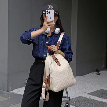 PU materiāla ceļojumu mugursoma, rāvējslēdzēja atvērums, mobilā telefona kabata, 3D ārējais dizains