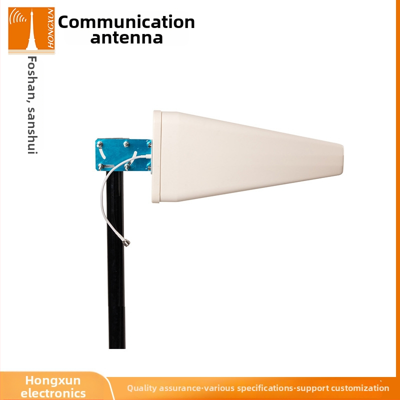 Antena log-periodică 698–3800 MHz, câștig 8/8.5 dBi, impedanță 50 Ω, SWR ≤ 1.5