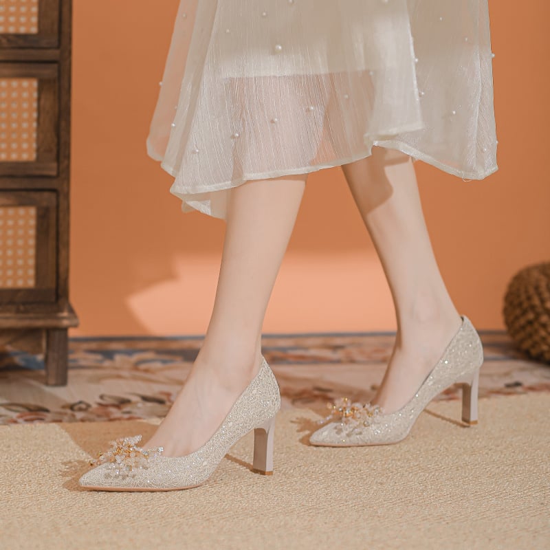 Esküvői magas sarkú cipő (hegyes orr, 6–8 cm sark, mikroszálas felsőrész, gumírozott talp, PINHZI)