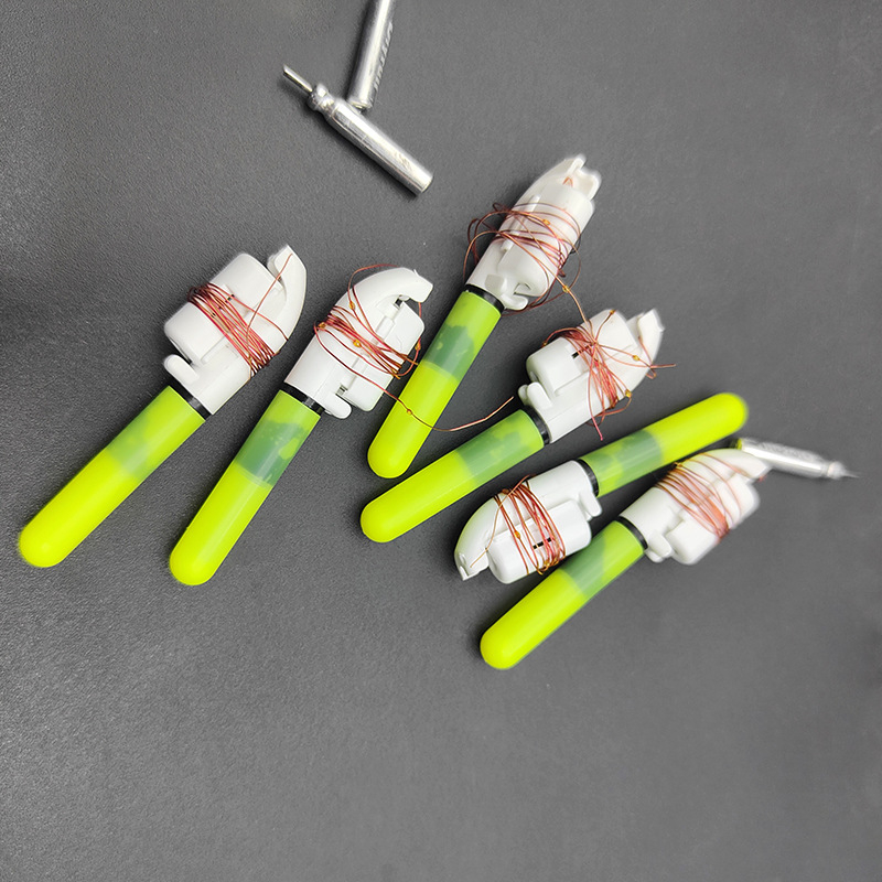 Akkumulátoros LED horgászbot világítás, 3-LED jelzőfény, hatótávolság 50 m-ig (elemek nélkül)