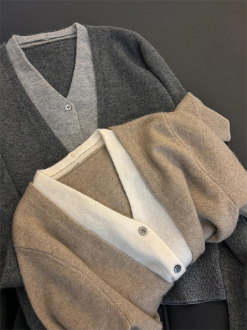 Ženski kašmir kardigan-kaput s lažnim dvodijelnim dizajnom, uski kroj, V izrez, dugi rukav, Zima 2025