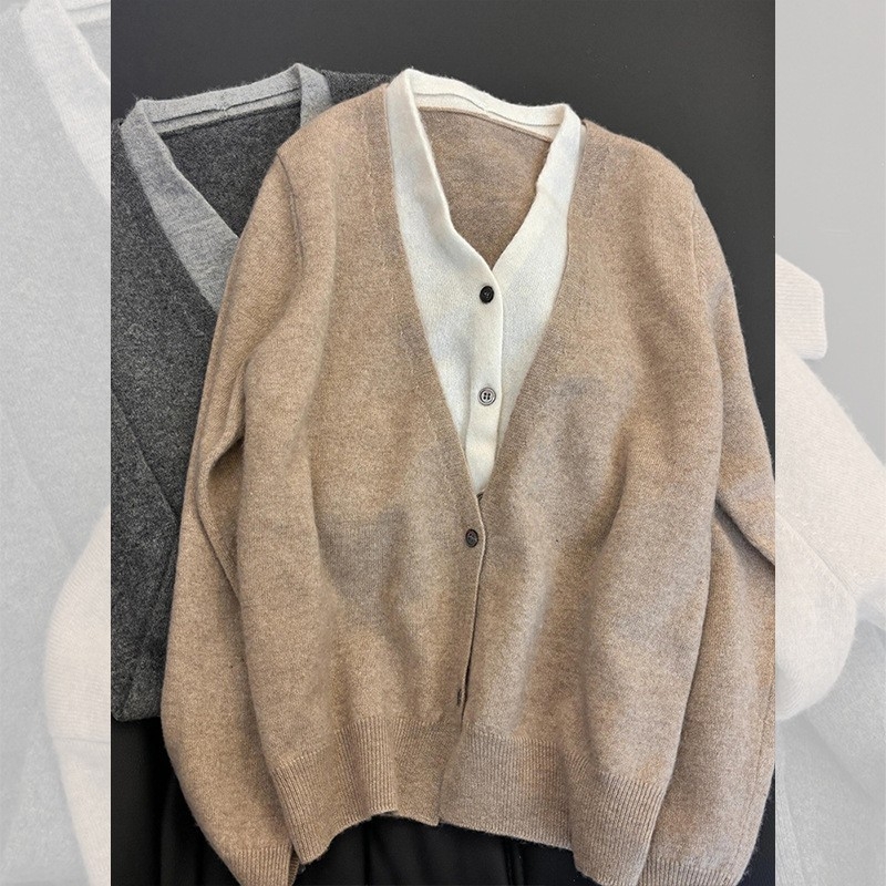 Ženski kašmir kardigan-kaput s lažnim dvodijelnim dizajnom, uski kroj, V izrez, dugi rukav, Zima 2025