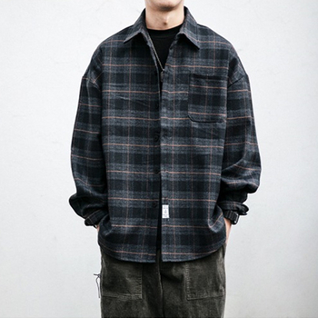 Virágmintás ing, reveres gallér, hosszú ujjú, lazább szabás, 96% poliészter fő anyag