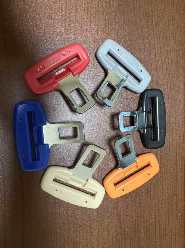 Automobilski sigurnosni pojas: insert zaključavanje s jezičkom i bajonetom – čelik 45 gauge, težina 54 g, model 6668, moguć tisak logotipa