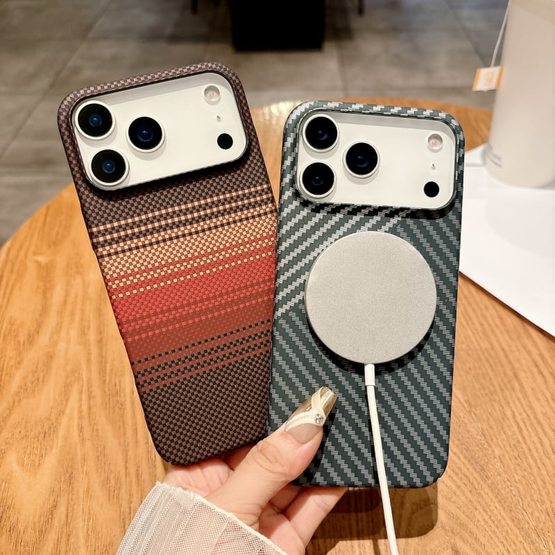 iPhone-hoz készült tok szénszálas textúrával, matt felület, PC anyag, mágneses, ütésálló és hőelvezetés