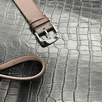 Tenký remienok na hodinky z prvej vrstvy hovädzej kože sponou s pinom – unisex, plochý dizajn, jemná a odolná koža