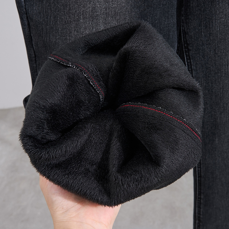 Džinsinės tiesaus kirpimo kelnės su fliso įdaila, korėjietiško stiliaus, kaubojo siluetas, 70–80% medvilnė.