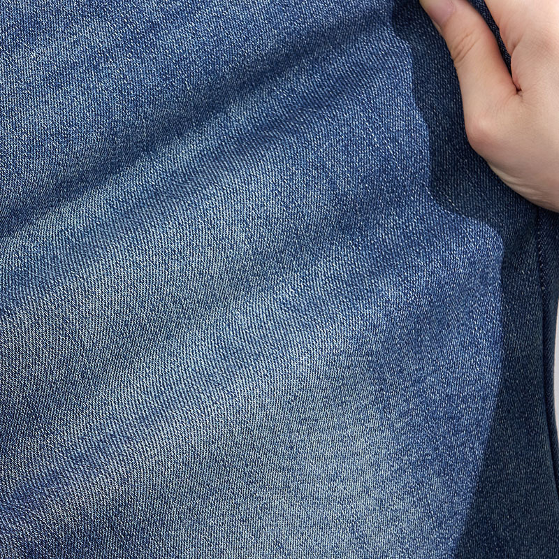 Džinsinės tiesaus kirpimo kelnės su fliso įdaila, korėjietiško stiliaus, kaubojo siluetas, 70–80% medvilnė.