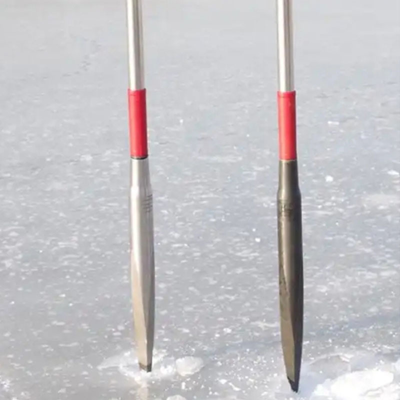 Trokutni alat za probijanje leda za zimski ribolov kroz led, s odvojivim dijelom