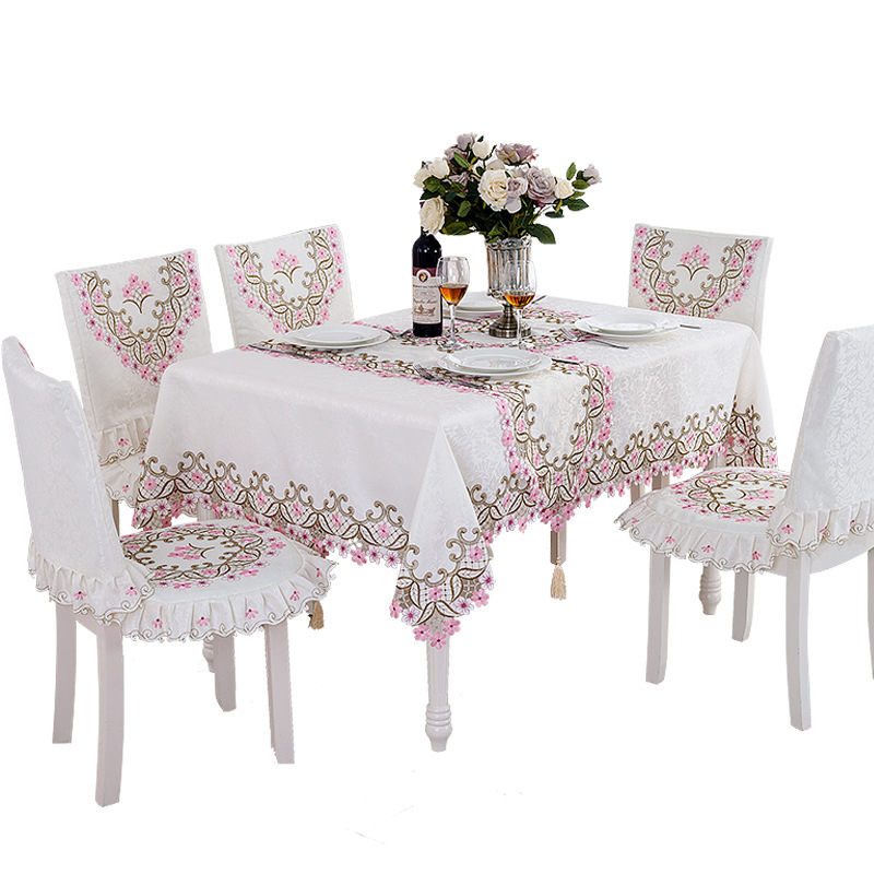 Poliesterska stolnjica, pravokutnog oblika, cvjetni uzorak, otporna na prašinu i dekorativna, svježi i prozračan stil