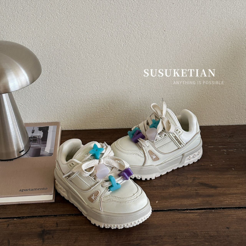 Bērnu sporta kurpes ar bieza zoli un V-Board, priekšā šņorējums, augšējais materiāls: Super Fiber Leather, zole: gumija, elpojošas