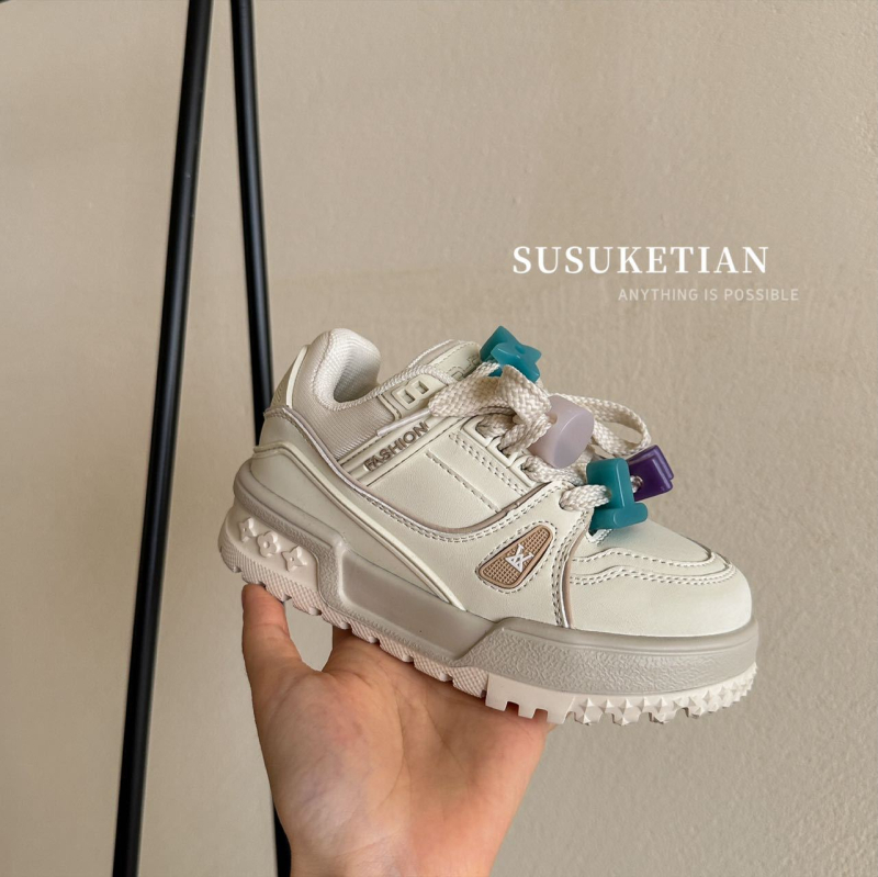 Bērnu sporta kurpes ar bieza zoli un V-Board, priekšā šņorējums, augšējais materiāls: Super Fiber Leather, zole: gumija, elpojošas