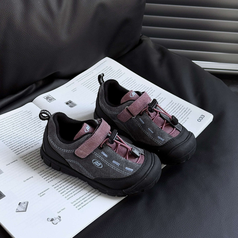 Bērnu āra pārgājienu kurpes ar Velcro - zems augšējais, gumijas zole, virsējais materiāls no sintētiskās ādas, ergonomiskas iekšējās zolītes