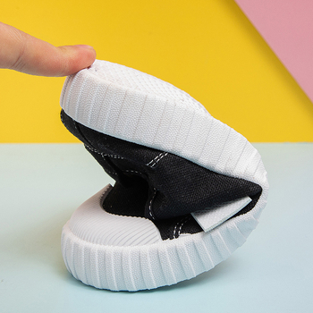 Gyermekeknek készült légáteresztő vászoncipő, minden évszakra, forgó gombos zárás, gumitalp, vászon felsőrész